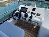 Prestige 460 Flybridge Helm